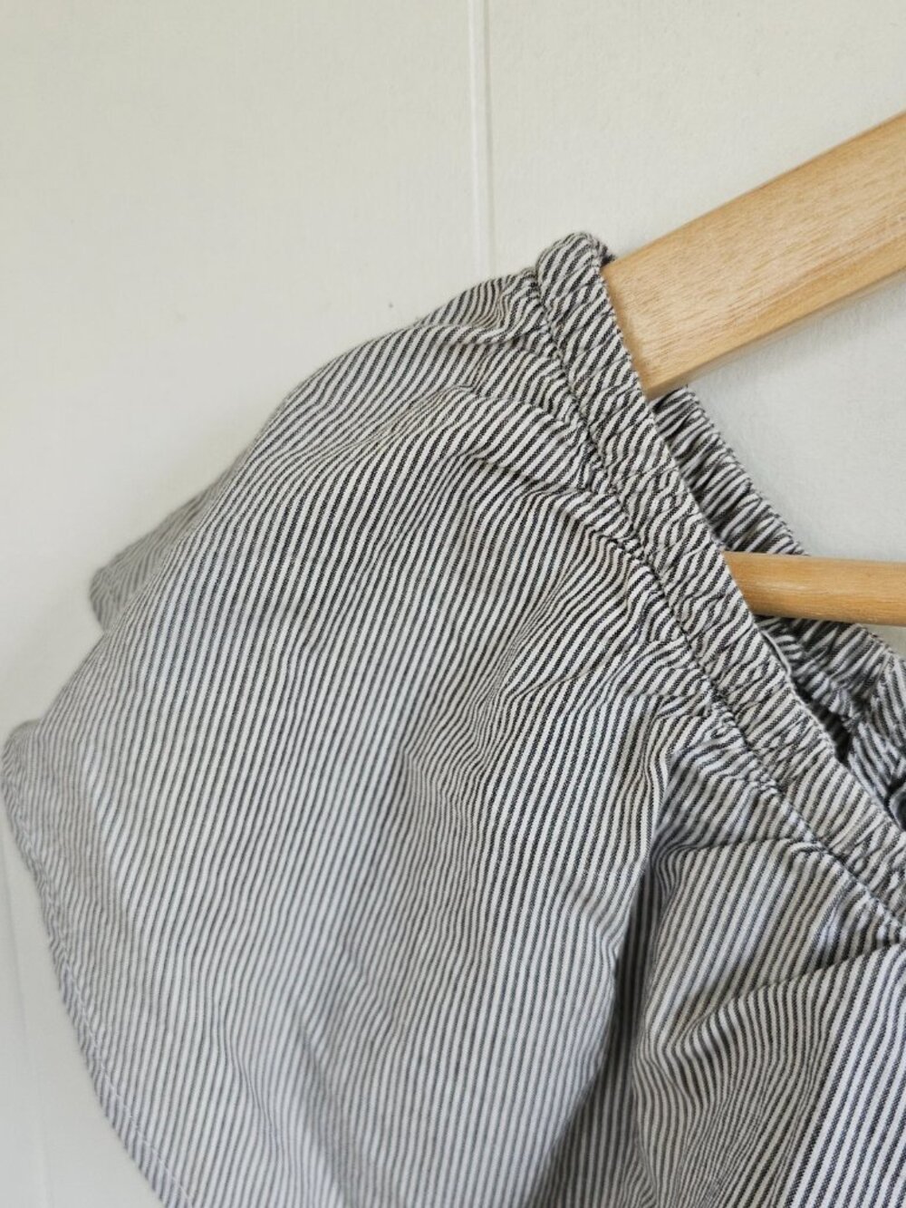 H&M Striped Off-Shoulder Ruffle Blouse - Picture 4 of 6